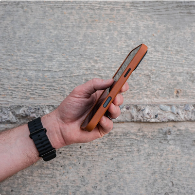 Andar The Aspen Leather Phone Case (Camel Tan) for iPhone 16 Pro Max / iPhone 16 Pro (Camera Control Button / Cutout)